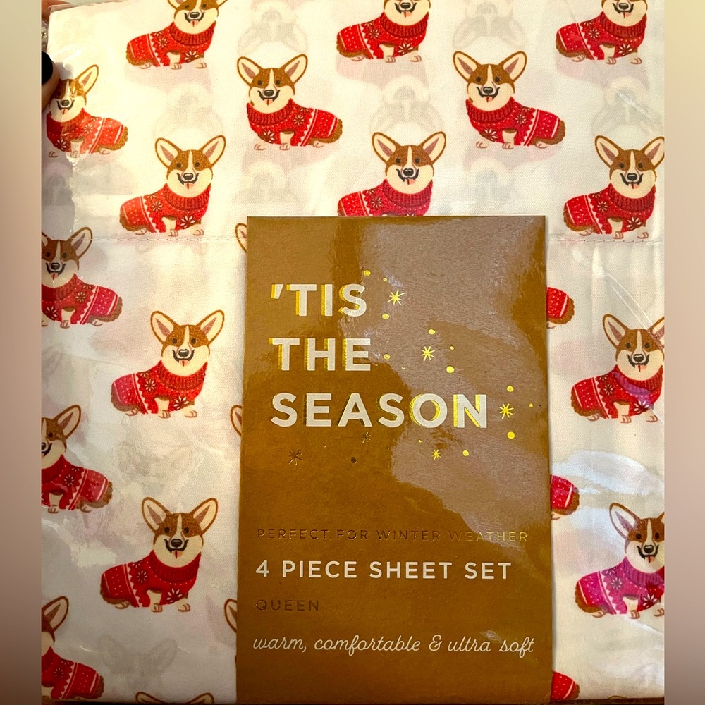 Corgi Christmas sheets! Great gift, queen sized
